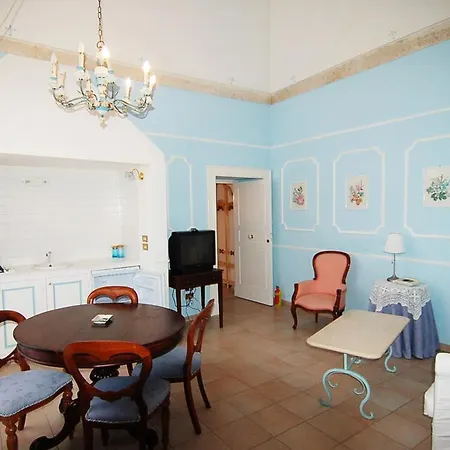 Villaggio In Sparse Nel Centro Storico
