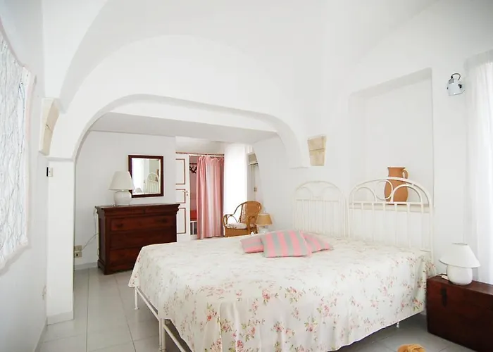 Villaggio In Sparse Nel Centro Storico مارتينا فرانكا